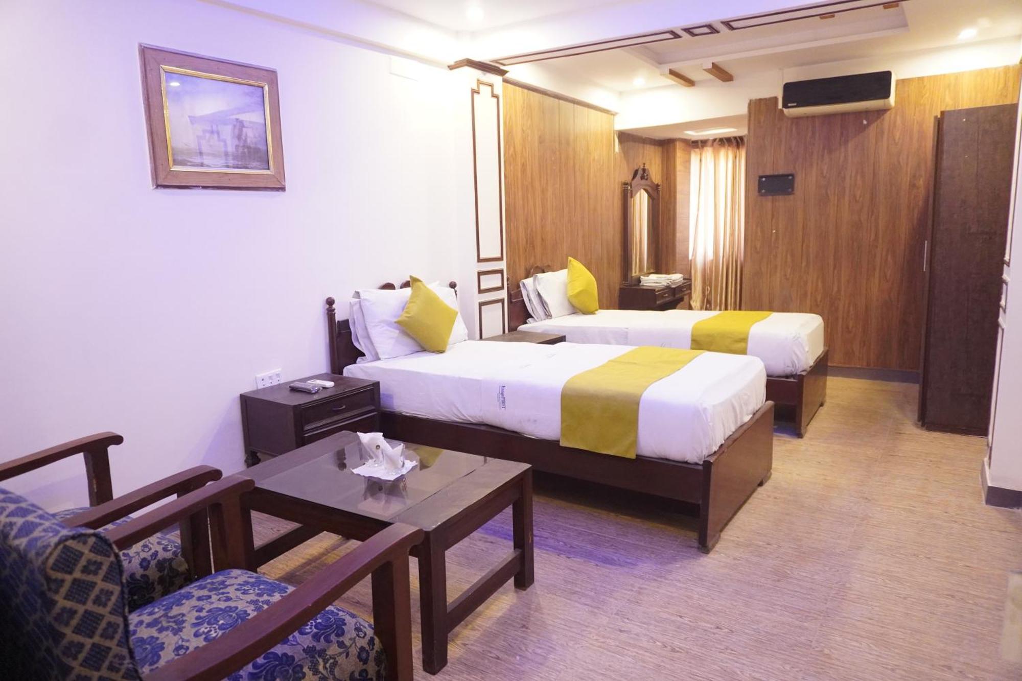 National Hotel Lahore Exterior photo
