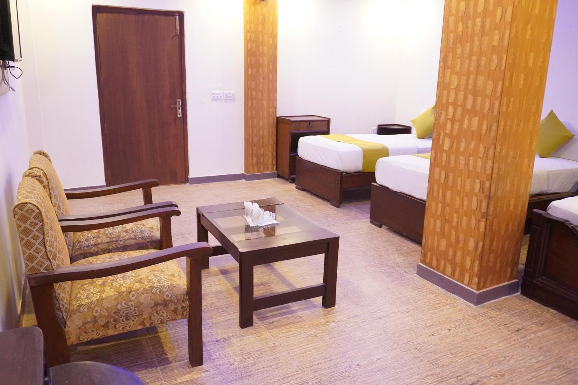 National Hotel Lahore Exterior photo